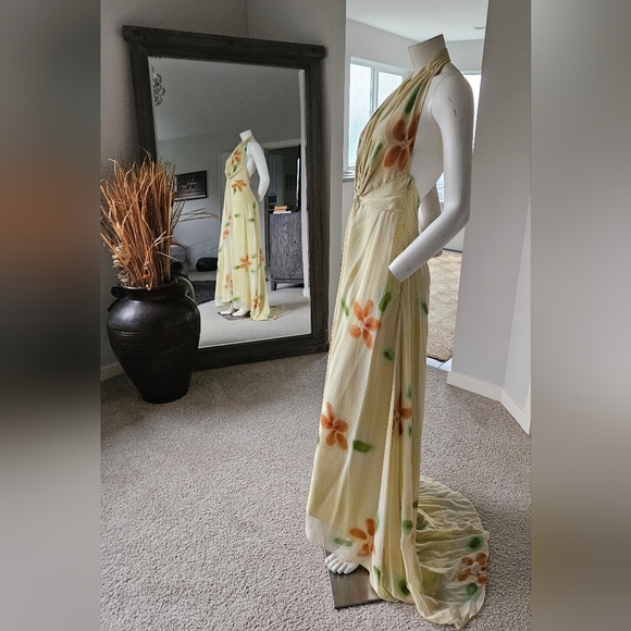 EUC Size 8 Flawless Silk Backless Gown - Picture 4 of 11